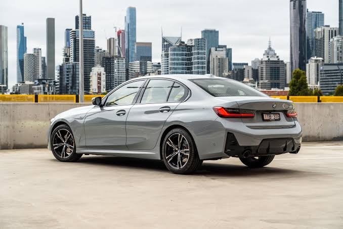 BMW 320i 2023